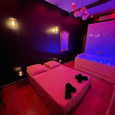 Le Cocon Des Arenes : Jacuzzi